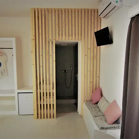 Vista Mare Hotel Naousa (Paros)